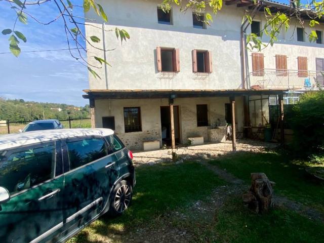 Villa Indipendente in vendita a Giavons / Gjavons, Rive d'Arcano / Rivis Darcjan