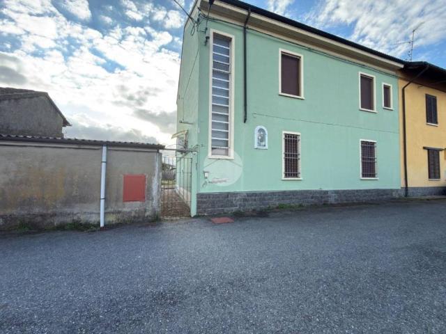 Villa Indipendente in vendita a Rive, Vercelli