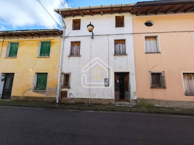 Villa Indipendente in vendita a Rivignano Teor / Rivignan Teôr, Rivignano