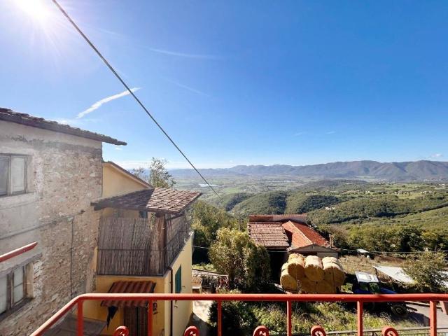 Villa Indipendente in vendita a Rivodutri, Lazio