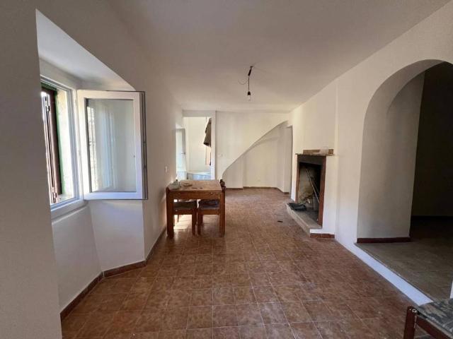 Villa Indipendente in vendita a Rivodutri, Lazio
