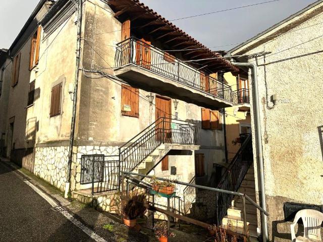 Villa Indipendente in vendita a Rivodutri, Lazio