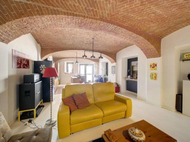 Villa Indipendente in vendita a Borgo Uriola, Piemonte