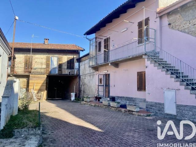 Villa Indipendente in vendita a Borgo Uriola, Piemonte