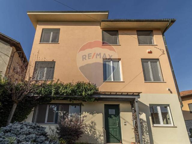 Villa Indipendente in vendita a Piemonte, Vercelli