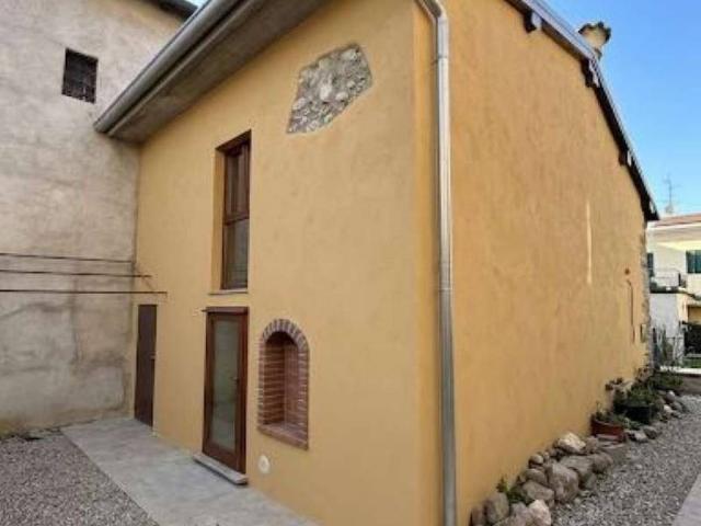 Villa Indipendente in vendita a Robbiate, Lecco