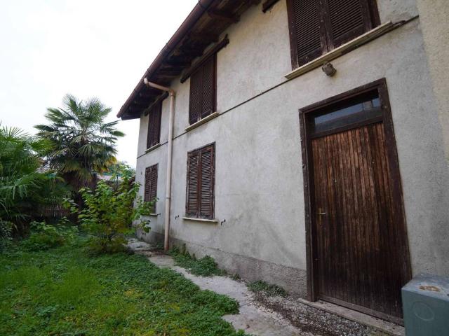 Villa Indipendente in vendita a Robbiate, Lombardia