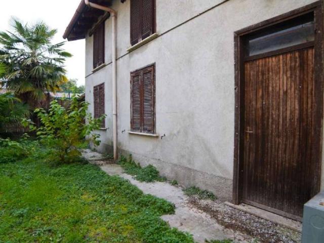 Villa Indipendente in vendita a Robbiate, Lombardia