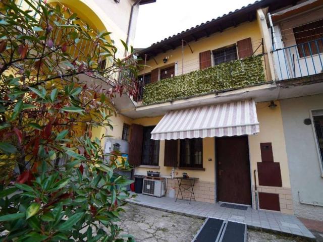 Villa Indipendente in vendita a Robbiate, Lombardia