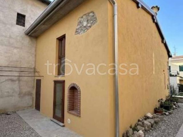 Villa Indipendente in vendita a Robbiate, Lecco