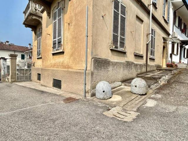 Villa Indipendente in vendita a Robbio, Lombardia