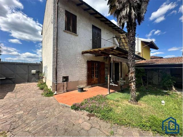 Villa Indipendente in vendita a Robecchetto, Robecchetto Con Induno