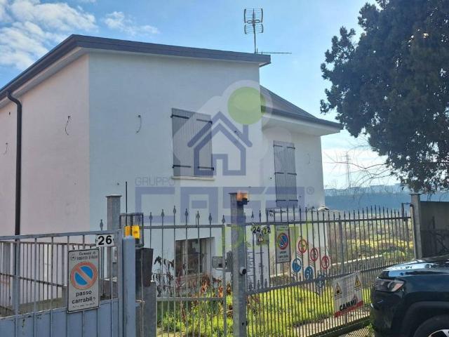 Villa Indipendente in vendita a Robecco D'oglio, Lombardia