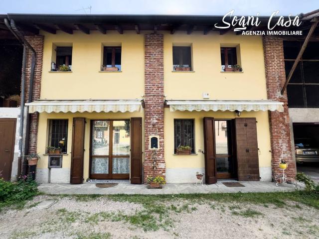 Villa Indipendente in vendita a Robecco Sul Naviglio, Lombardia