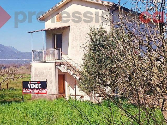 Villa Indipendente in vendita a Rocca D'evandro, Campania