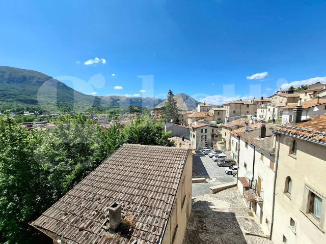 Villa Indipendente in vendita a Rocca Di Mezzo, Abruzzo