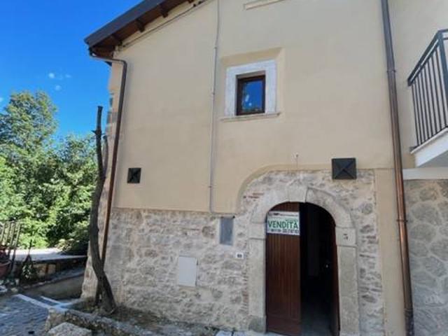 Villa Indipendente in vendita a Rocca Di Mezzo, Abruzzo