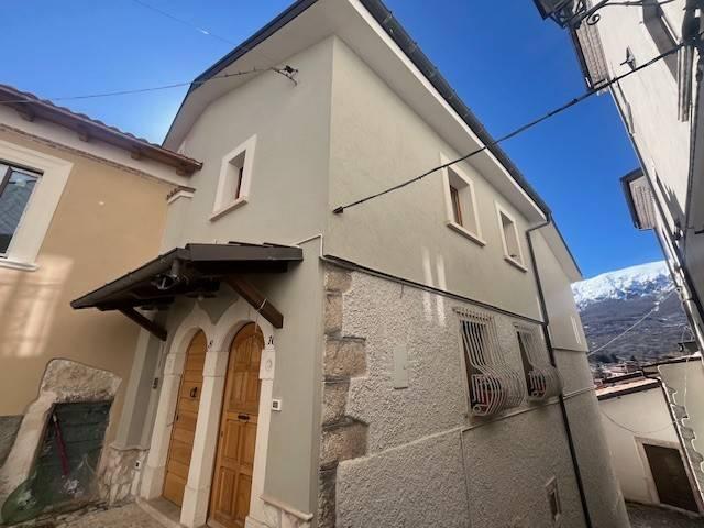 Villa Indipendente in vendita a Rocca Di Mezzo, Abruzzo