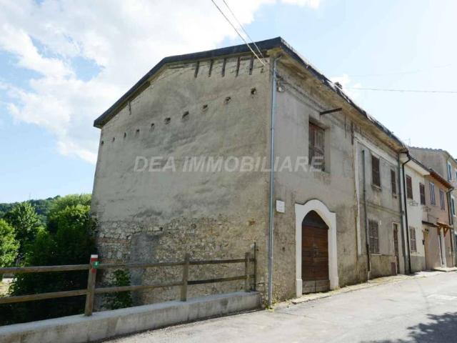 Villa Indipendente in vendita a Rocca Di Mezzo, Abruzzo