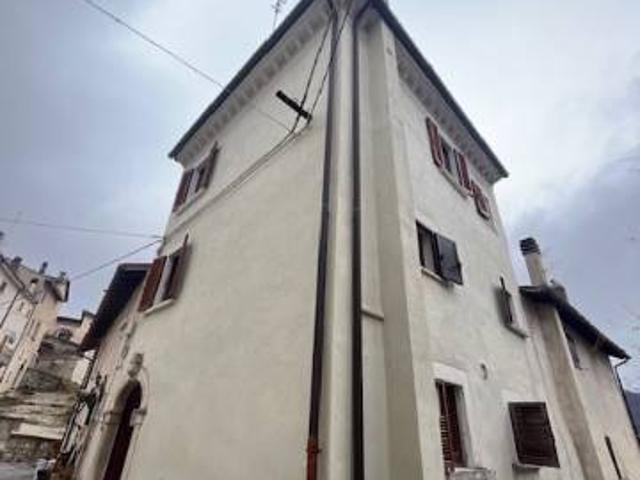 Villa Indipendente in vendita a Rocca Di Mezzo, Abruzzo