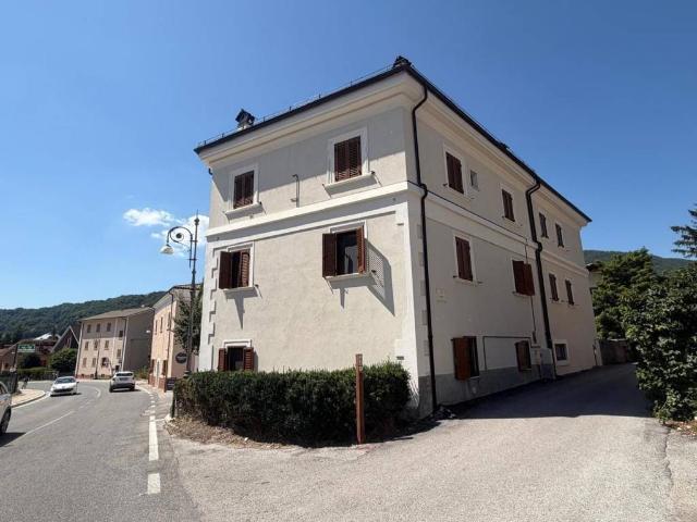 Villa Indipendente in vendita a Rocca Di Mezzo, Abruzzo