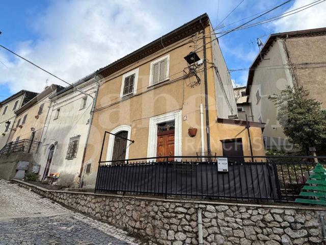 Villa Indipendente in vendita a Rocca Di Mezzo, Abruzzo
