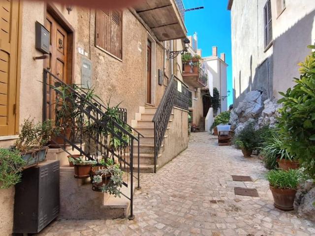 Villa Indipendente in vendita a Rocca Massima, Lazio