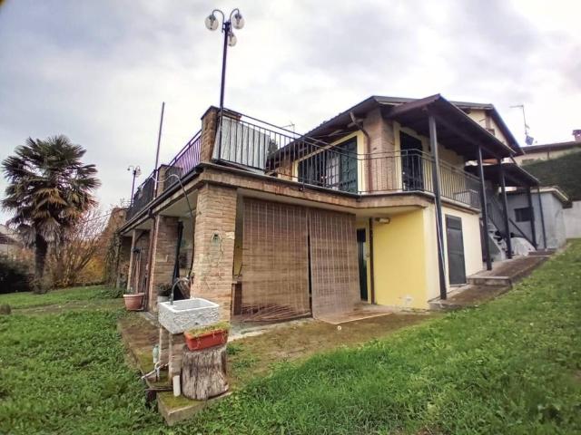 Villa Indipendente in vendita a Rocca Susella, Lombardia