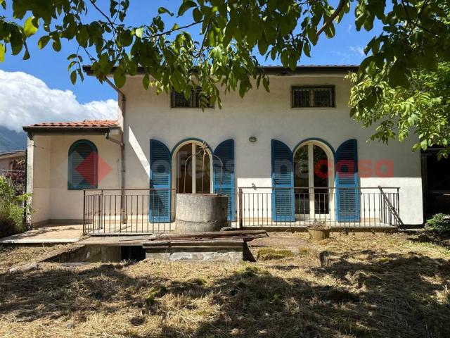 Villa Indipendente in vendita a Roccabascerana, Campania