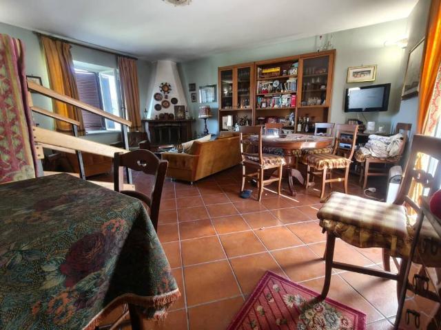 Villa Indipendente in vendita a Roccabascerana, Campania