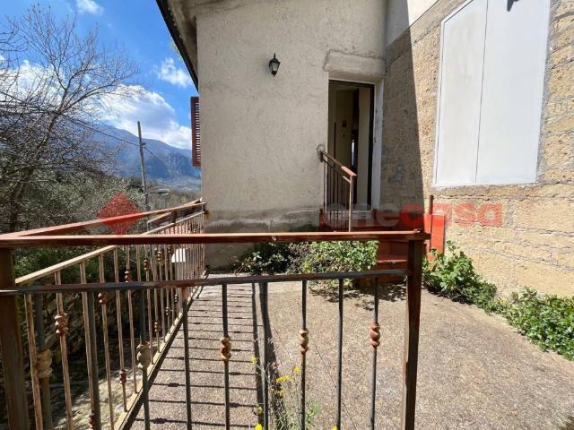 Villa Indipendente in vendita a Roccabascerana, Campania