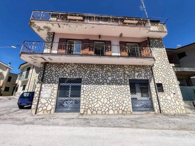 Villa Indipendente in vendita a Roccabascerana, Campania