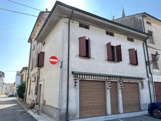 Villa Indipendente in vendita a Roccabianca, Reggio Emilia