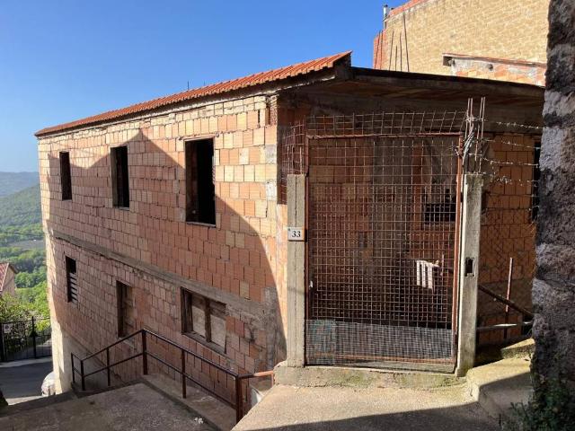 Villa Indipendente in vendita a Prati, Roccagorga