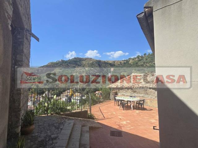 Villa Indipendente in vendita a Roccalumera, Sicilia