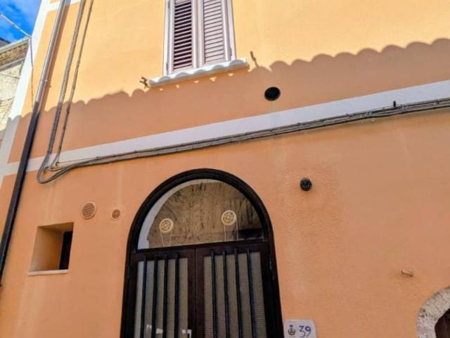 Villa Indipendente in vendita a Roccamandolfi, Molise