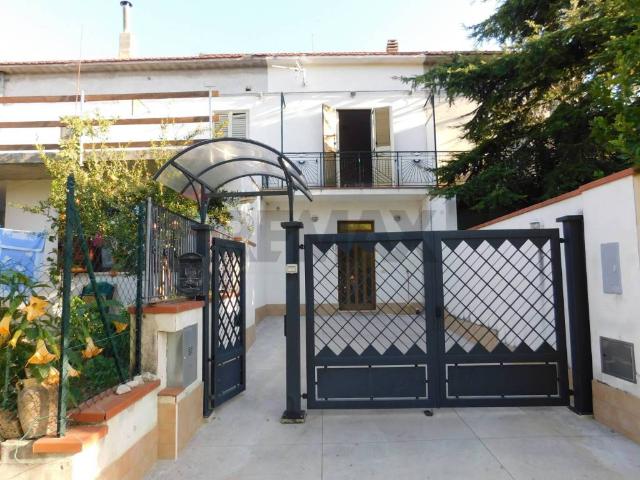 Villa Indipendente in vendita a Roccamontepiano, Abruzzo
