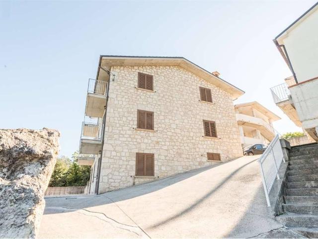Villa Indipendente in vendita a Roccamorice, Abruzzo