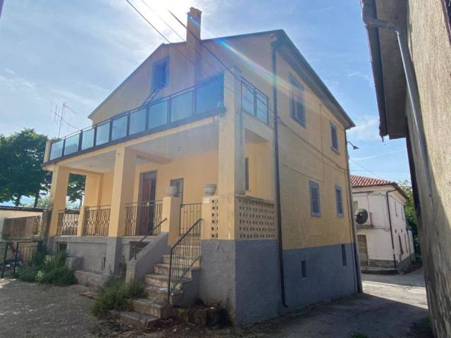 Villa Indipendente in vendita a Roccamorice, Abruzzo