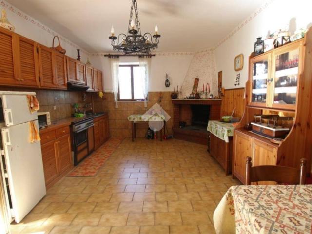 Villa Indipendente in vendita a Roccantica, Lazio