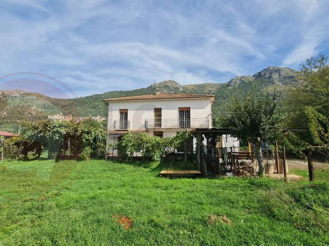 Villa Indipendente in vendita a Castrocielo, Lazio