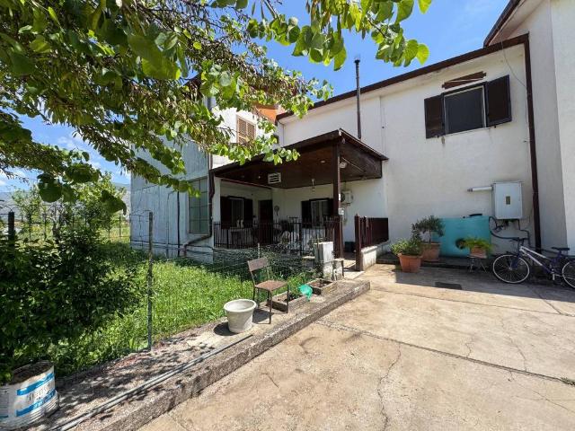 Villa Indipendente in vendita a Roccasecca, Lazio