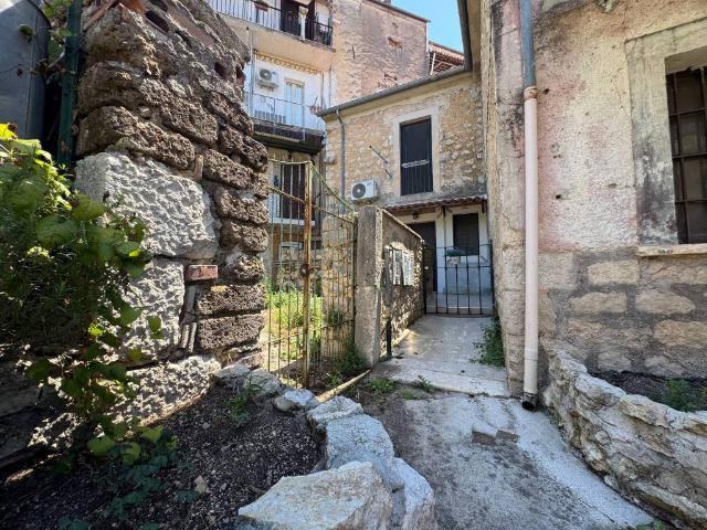 Villa Indipendente in vendita a Roccasecca, Lazio