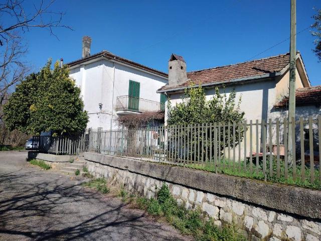 Villa Indipendente in vendita a Roccasecca, Lazio