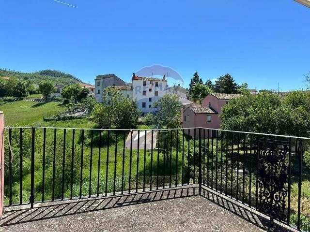 Villa Indipendente in vendita a Roccasicura, Molise