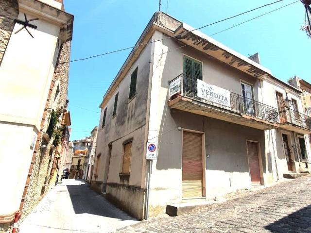 Villa Indipendente in vendita a Roccavaldina, Sicilia