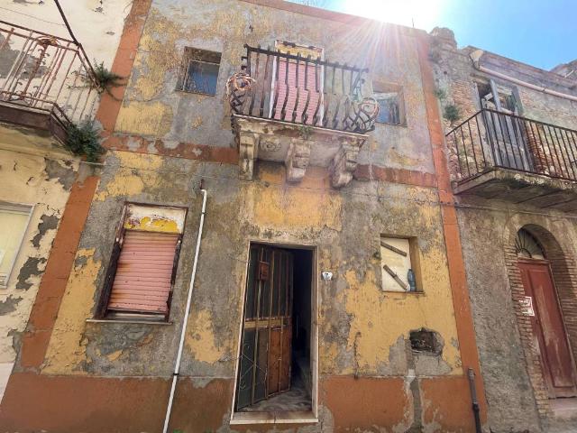 Villa Indipendente in vendita a Roccavaldina, Sicilia