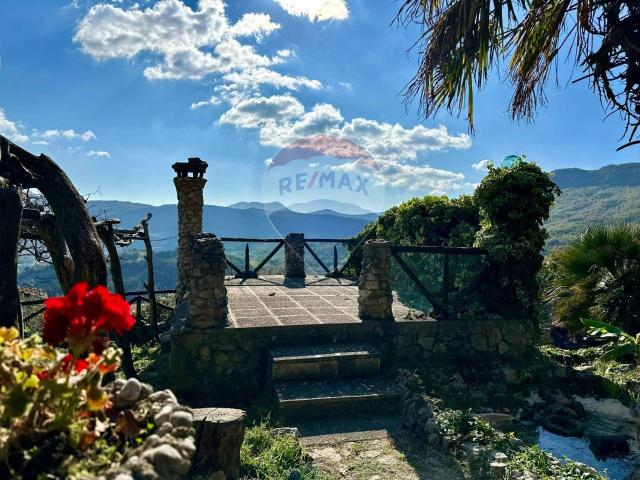 Villa Indipendente in vendita a Rocchetta A Volturno, Molise