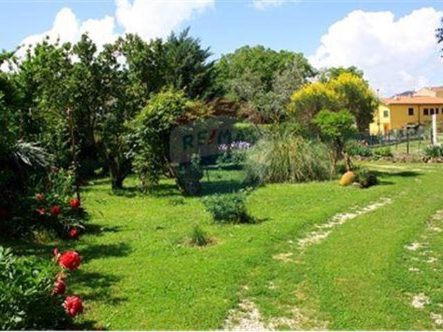Villa Indipendente in vendita a Rocchetta A Volturno, Molise