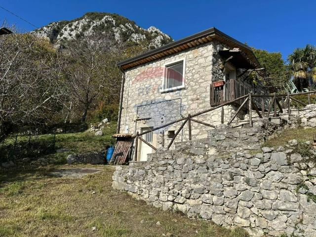 Villa Indipendente in vendita a Rocchetta A Volturno, Molise